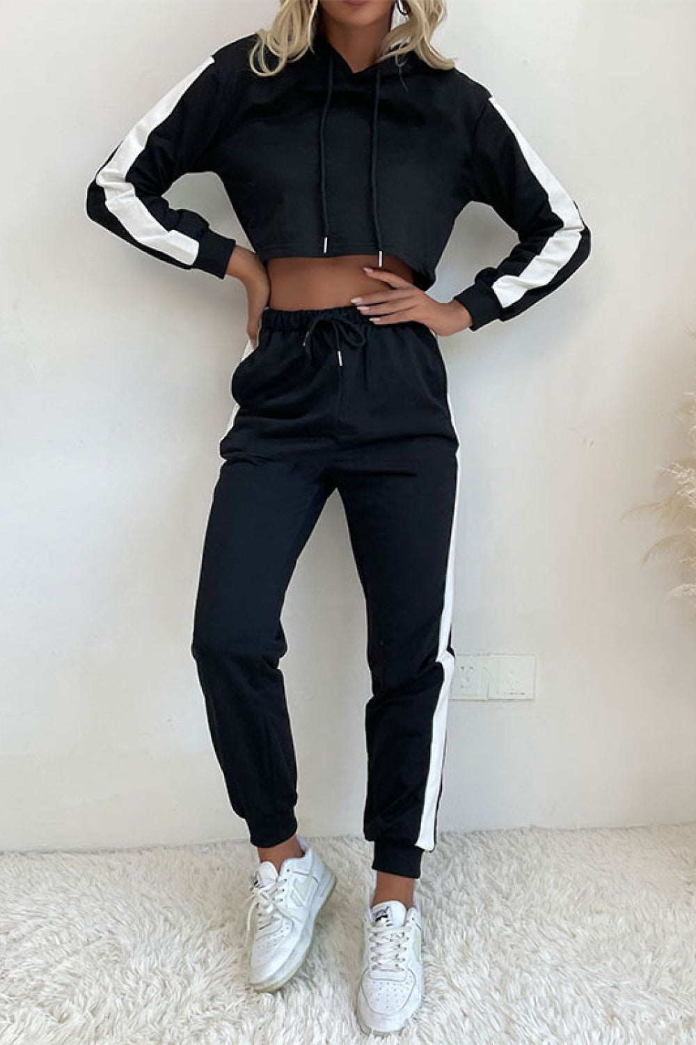 Cropped hoodie jogger on sale set